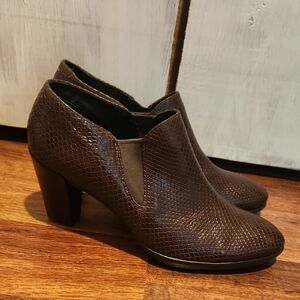 Ecco Brown Leather Textured Women's Heeled Shoes